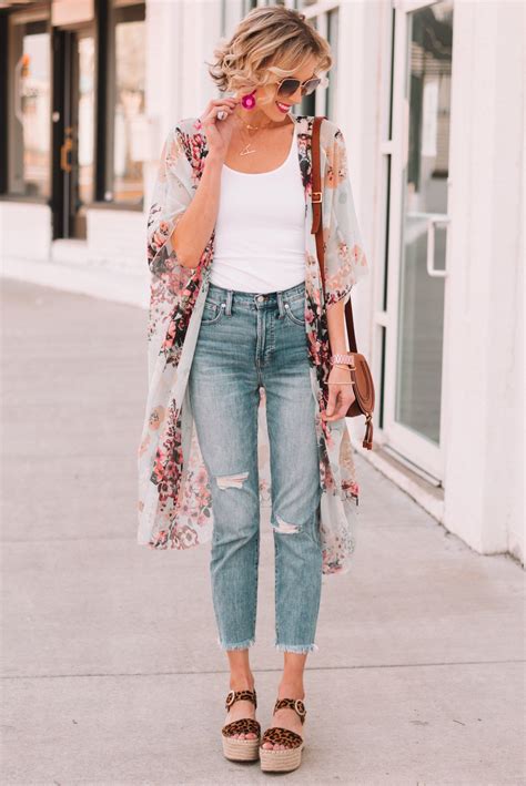 cropped skinny jeans outfit.